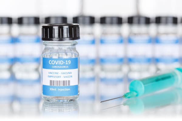 FFUC-Difference-Between-Flu-Vaccine-and-COVID-Vaccine-Breaking-Down-Coronavirus-Shots-600x400