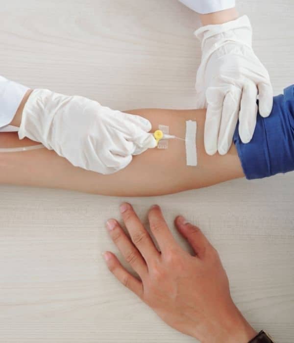 FFUC-Infusions-Monoclonal-Antibodies-Therapy-600x700